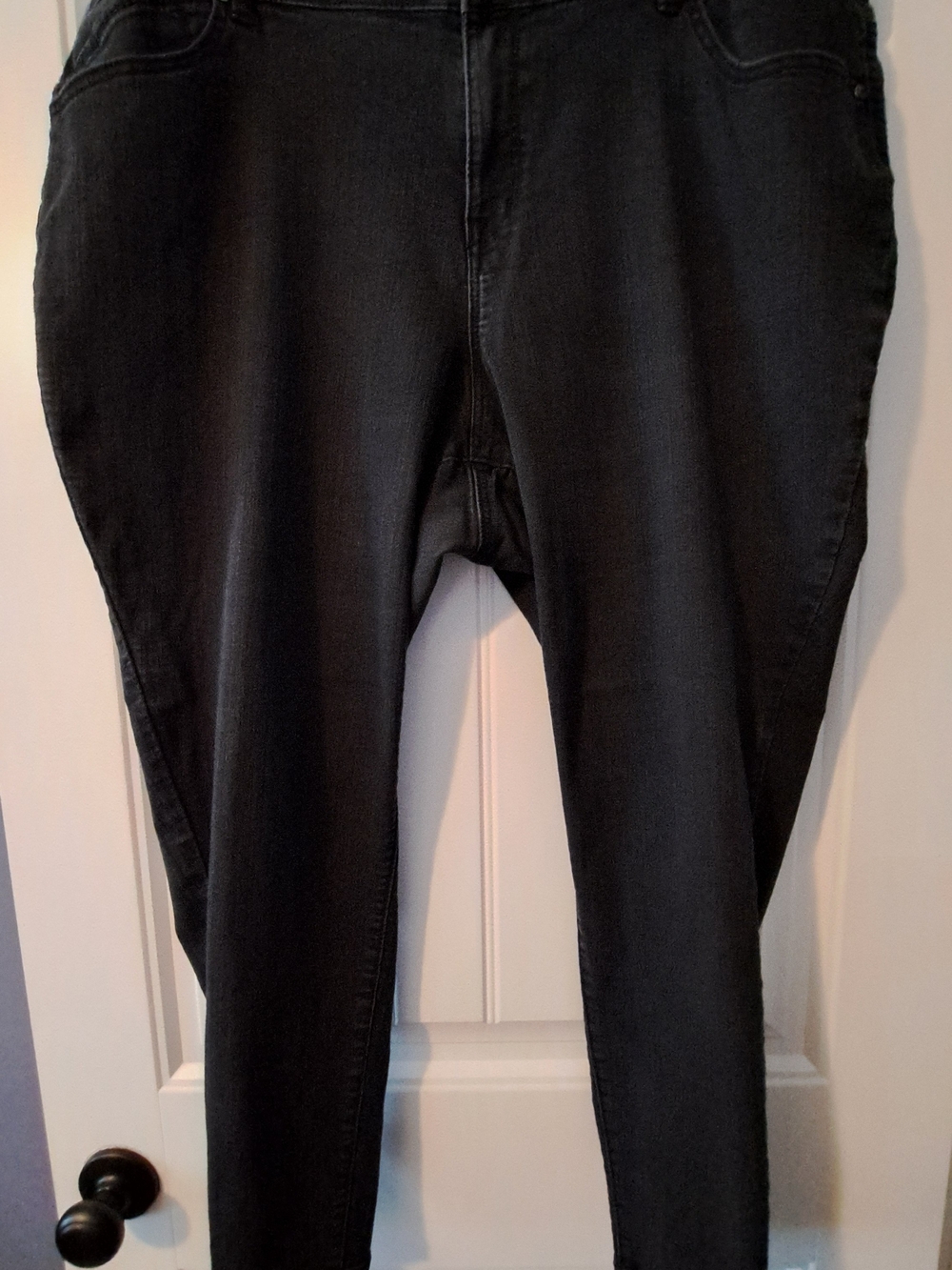 1822 Denim Black Skinny Jeans
